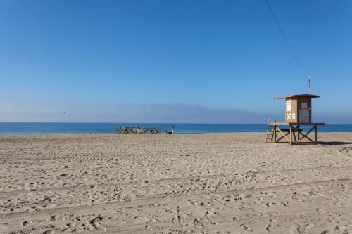 3112 W Ocean Front A (68189)