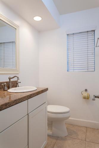 3112 W Ocean Front A (68189)