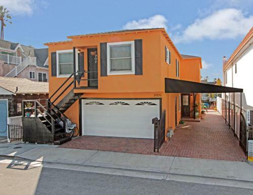 3909 Marcus Ave (68392)