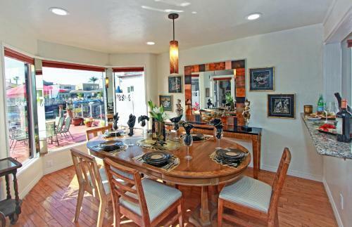 3909 Marcus Ave (68392)