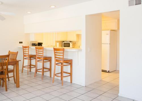 3610 Seashore Drive (68250)