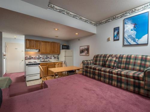 Slopeside: Brookside II B-203