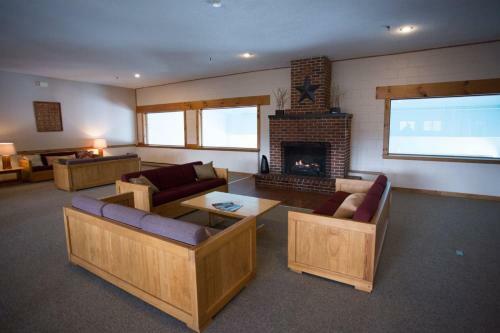 Slopeside: Sunrise A-110