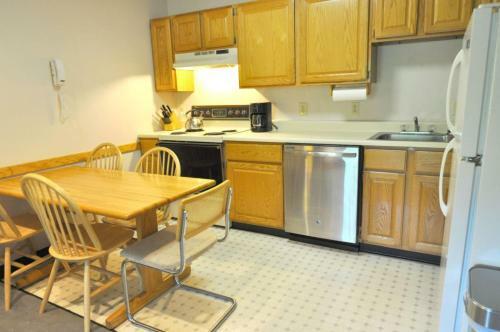 Slopeside: White Cap B-113