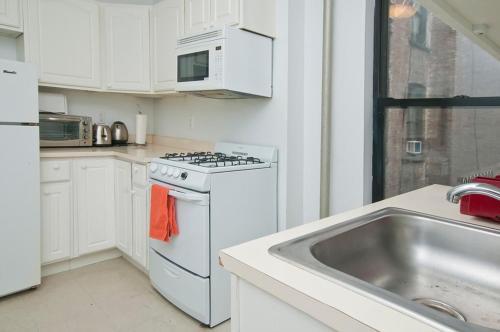 335 East Apartment #232477 Apts