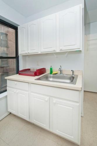 335 East Apartment #232477 Apts