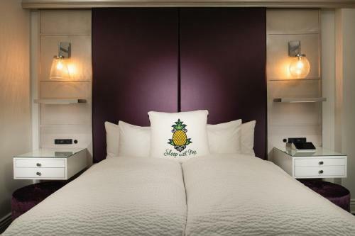 Staypineapple, An Artful Hotel New York