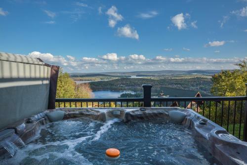La Bella Vita Five-bedroom Holiday Home