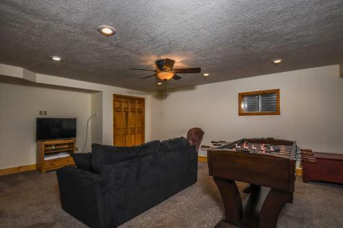 Happy Trails Three-bedroom Holiday Home