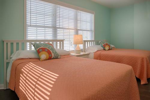 Beach Bungalow 8