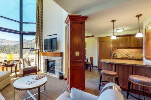 Resort At Squaw Creek 808