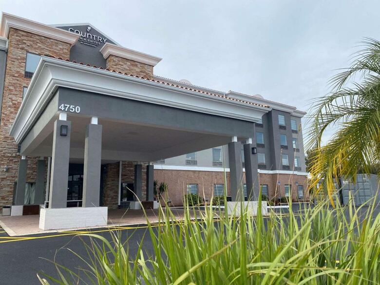 Hotel Holiday Inn Express Tampa Stadium Apt