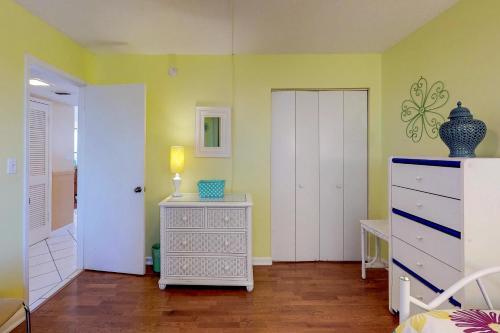 Apartamento Romar Towers Condos