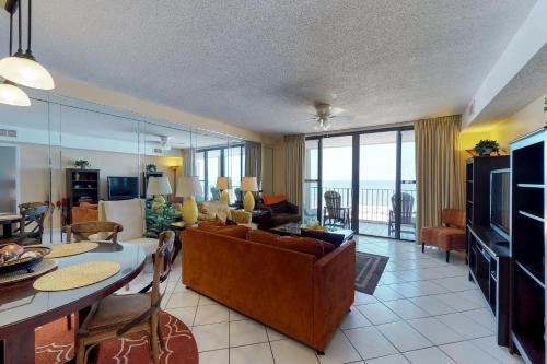 Apartamento Romar Towers Condos