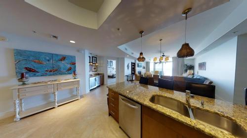 Turquoise Place C1008