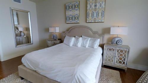 Turquoise Place C1504
