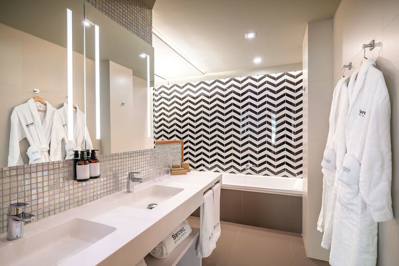Hotel Barcel� Murcia Siete Coronas