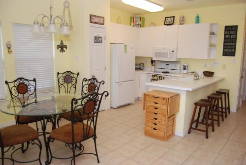 Apartamento Romar Lakes 205b Condo