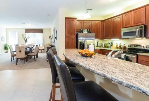 Cayview Ave L 1002-three Bedroom Apartment
