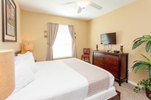 Cayview Three-bedroom Apartment 229
