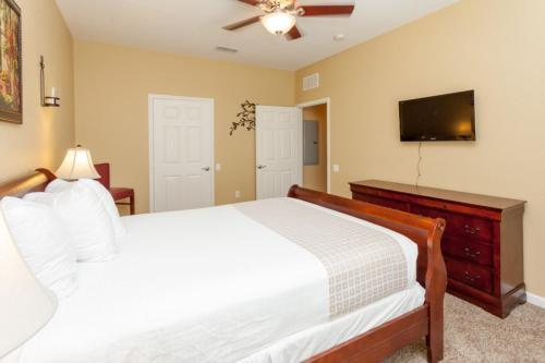 Cayview Three-bedroom Apartment 229