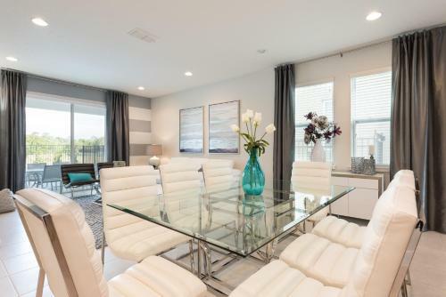 Encore Fantasy Eight-bedroom Villa