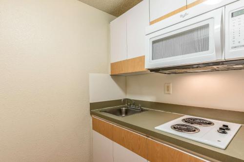 Hotel Hometowne Studios Orlando - Casselberry
