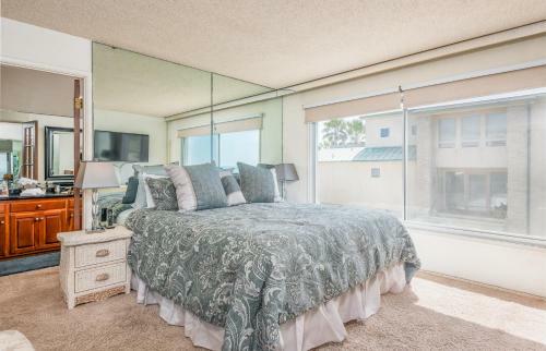 1015 Mandalay Beach Road Home