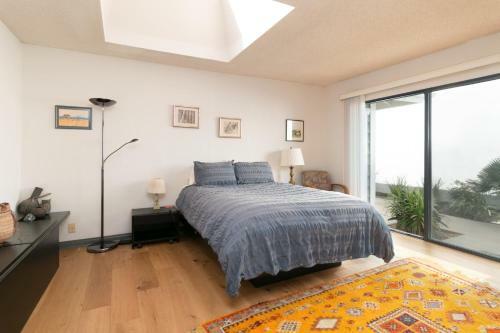 Harborside House In Oxnard