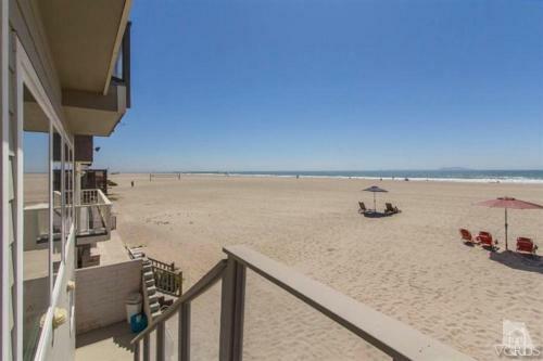 4121 O -751505 Blue Water Horizon Beach House