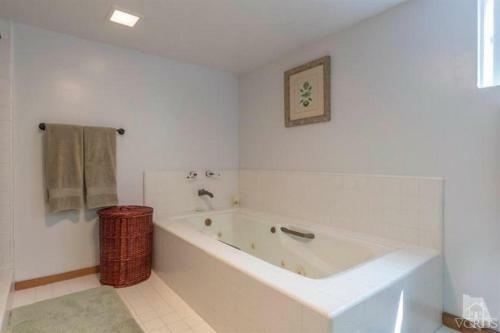 4121 O -751505 Blue Water Horizon Beach House