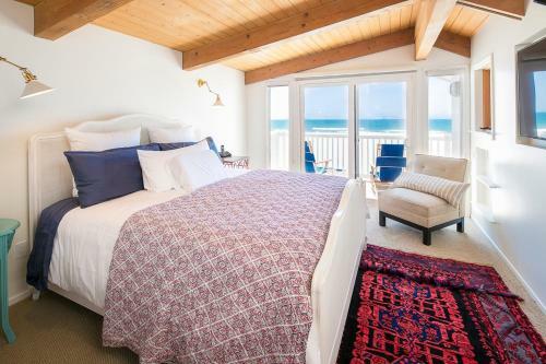 4025o - 728369 Beachfront Haven