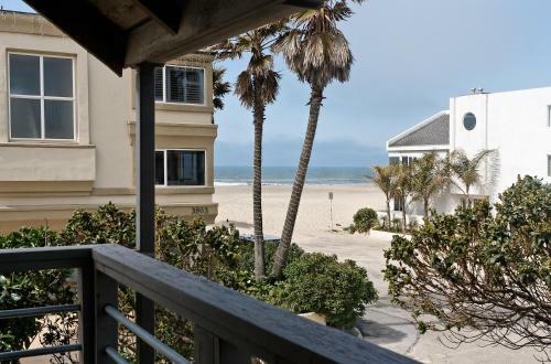 3860o - 610855 Hollywood Beach Shack