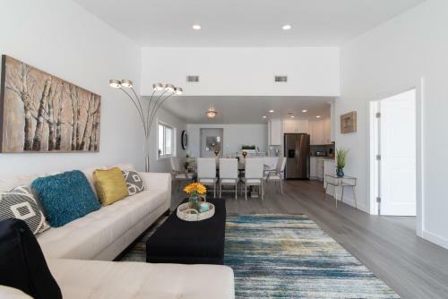 Ocean Front Brand New Modern Luxurious Beach House