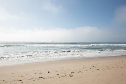 Ocean Front Brand New Modern Luxurious Beach House