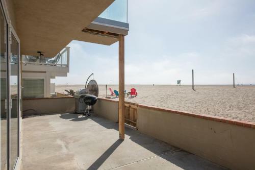 Ocean Front Brand New Modern Luxurious Beach House