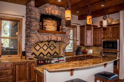 Majestic Mountain Retreat