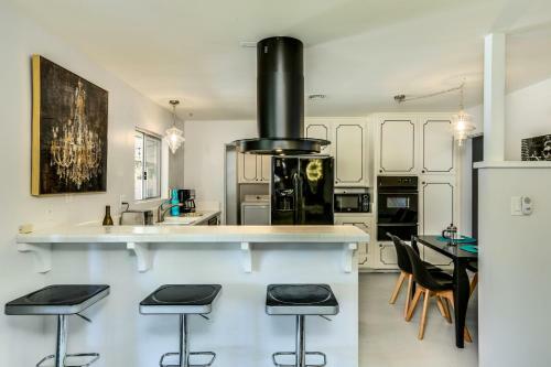 Breakfast At Alexander's - 3 Bedroom