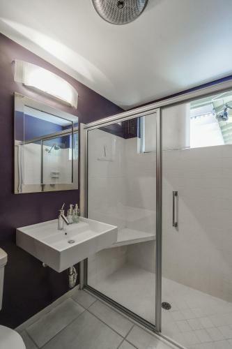 Palm Springs 3 Bedroom/2 Bathroom Home