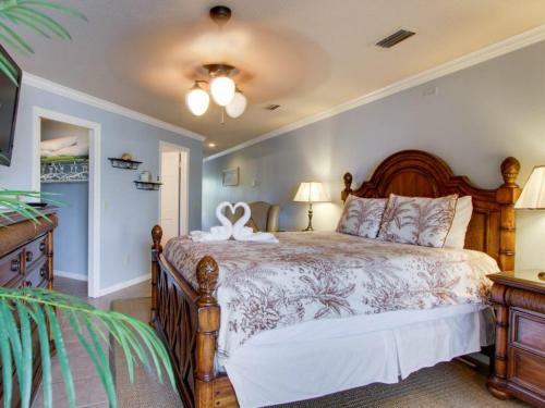 The Inn At St. Thomas Square #1208a