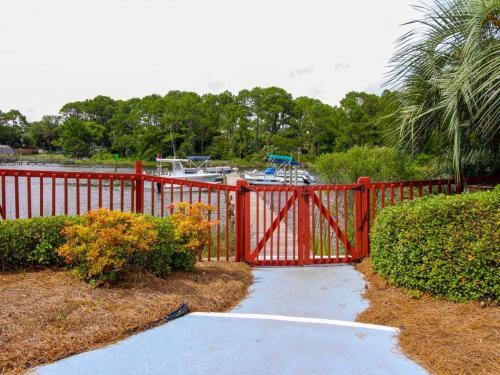 The Inn At St. Thomas Square #201