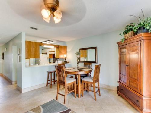 The Inn At St. Thomas Square #201