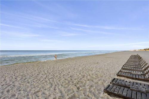 Mairsol 903, 3 Bedrooms, Beach Front, Heated Pool Access, Wifi, Sleeps 8