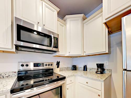 Shadow Lake Townhouse Townhouse