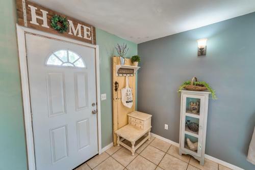 Coastal Cottage Farmhouse