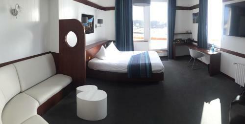 Hotel H�tel Des Rochers