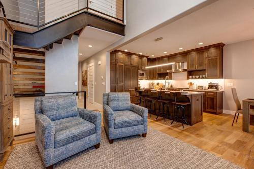 Abode At Fairway Springs
