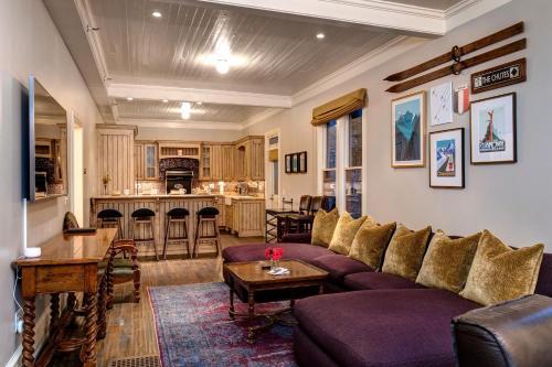 Abode At Heirloom House
