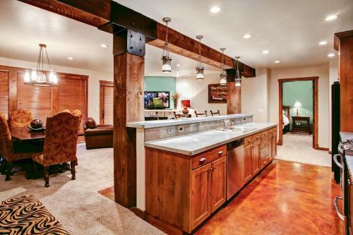 Silver Baron Lodge - Two Bedroom Condo - Deer Valley