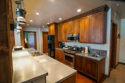 Silver Baron Lodge - Two Bedroom Condo - Deer Valley